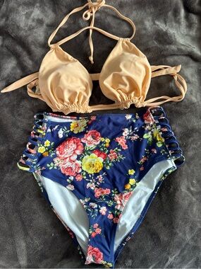 Cupshe Two-Piece Bikini Set - Peach Top & Navy Floral Bottoms